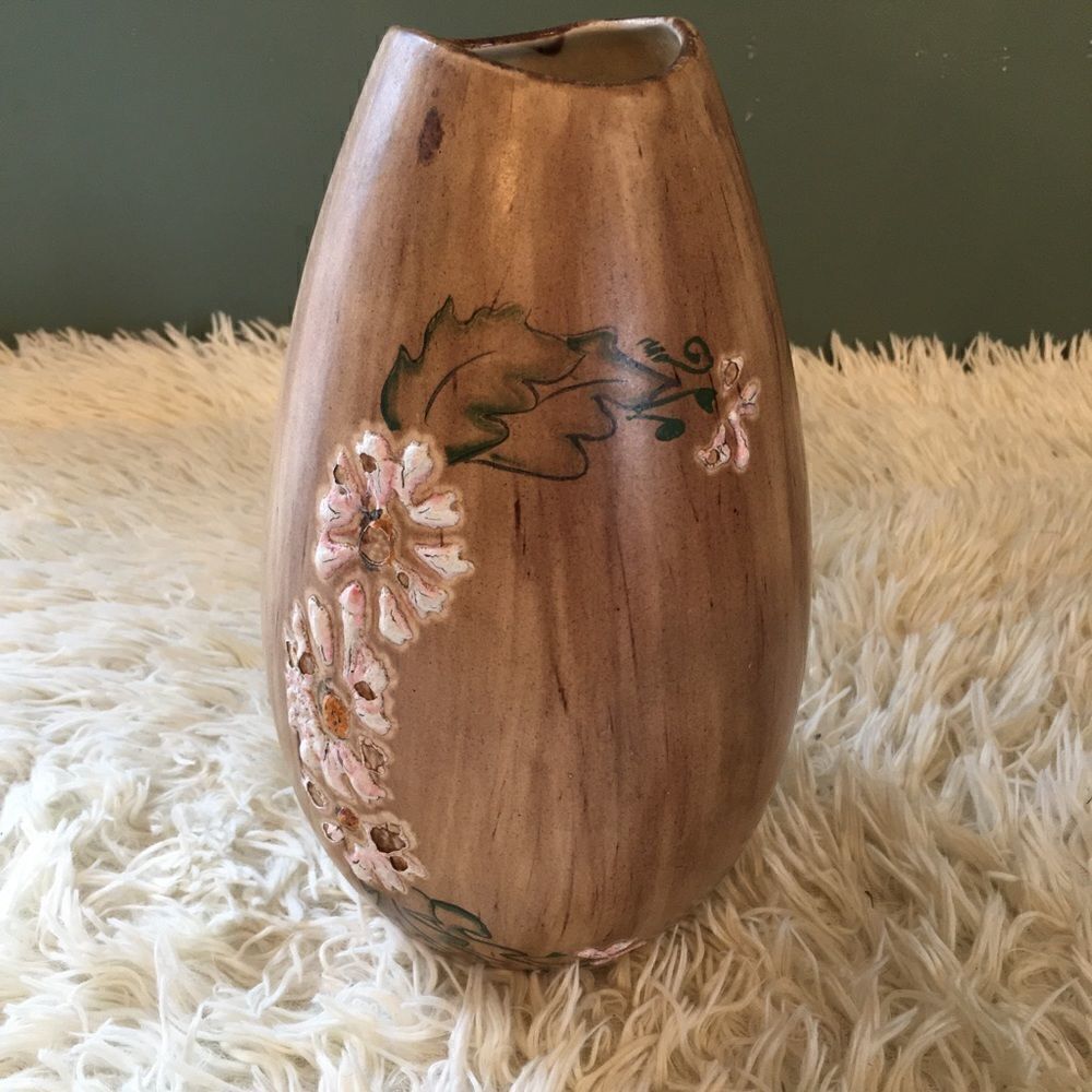 Holland textured floral design Vase! Quick sell!